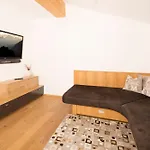 Huber Apartment *