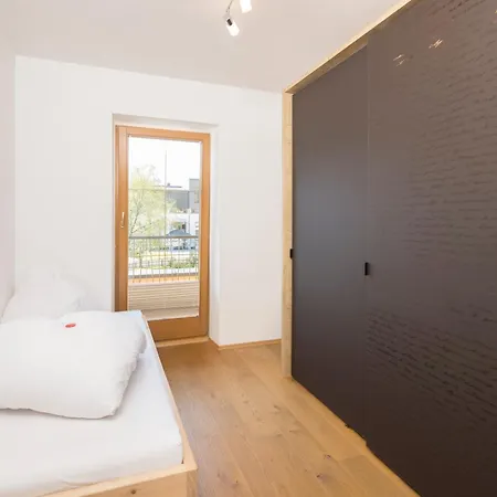 Huber Apartment *