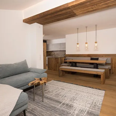 Huber Apartment *